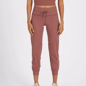 Vuori Terracotta Dusty Pink Daily Joggers